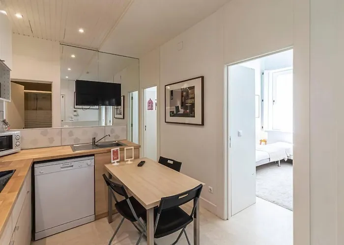 아파트 3 Bedrooms And Premium Location In Chiado