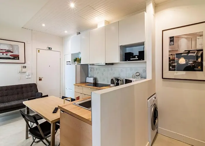 아파트 3 Bedrooms And Premium Location In Chiado 리스본
