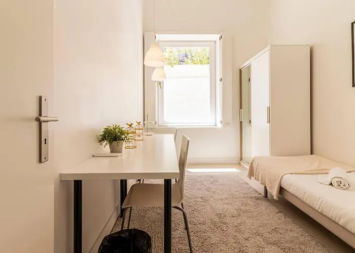 3 Bedrooms And Premium Location In Chiado * 리스본