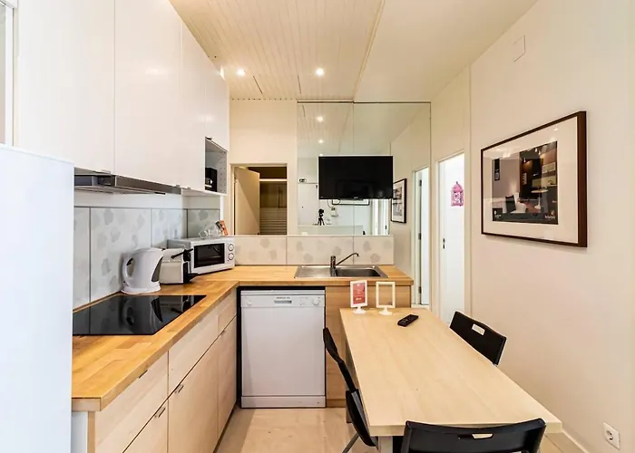3 Bedrooms And Premium Location In Chiado 리스본
