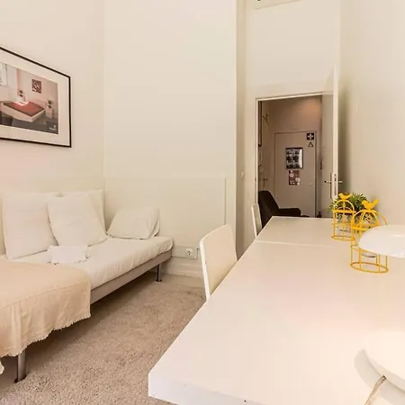 3 Bedrooms And Premium Location In Chiado Apartment